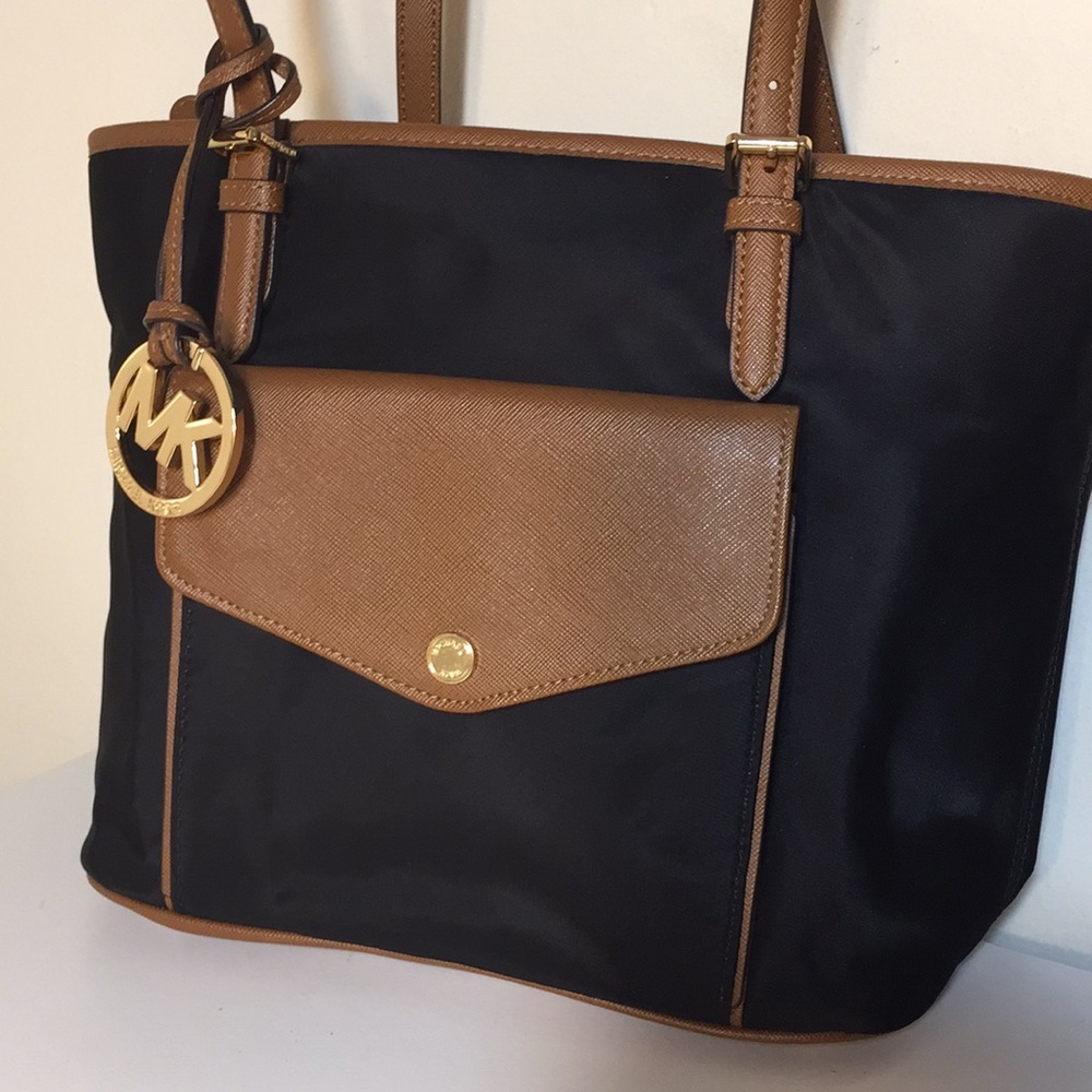 Michael Kors Black Authentic shoulder bag